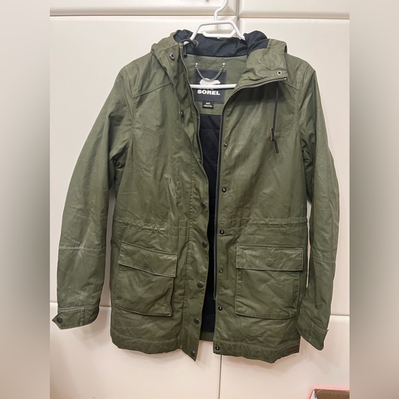 Sorel Joan of Arctic Jacket - Size Medium - Gently Used (Smoke/Pet free home) - Picture 5 of 6